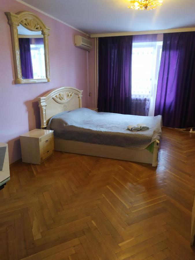 Затишні Апартаменти В Центрі Rivne Esterno foto